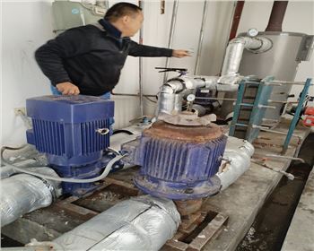 四川中央空調維?，F場